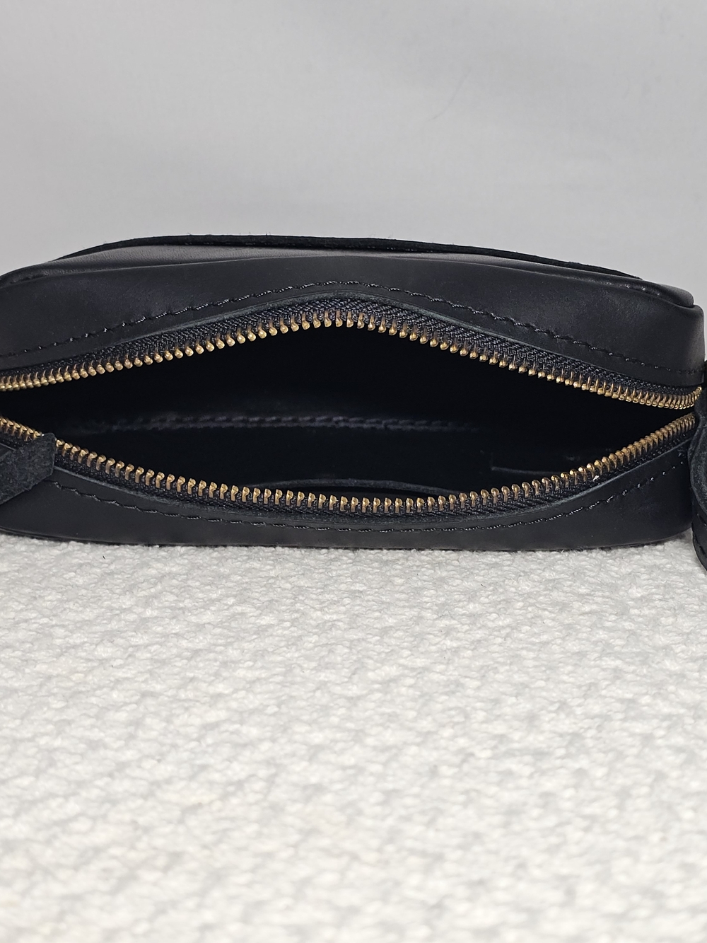 Portland Leather - Black Leather Crossbody "Camera" Bag - Small - Picture 5 of 7
